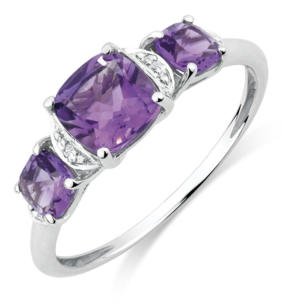 Ring with Amethyst & Diamonds in 10kt White Gold