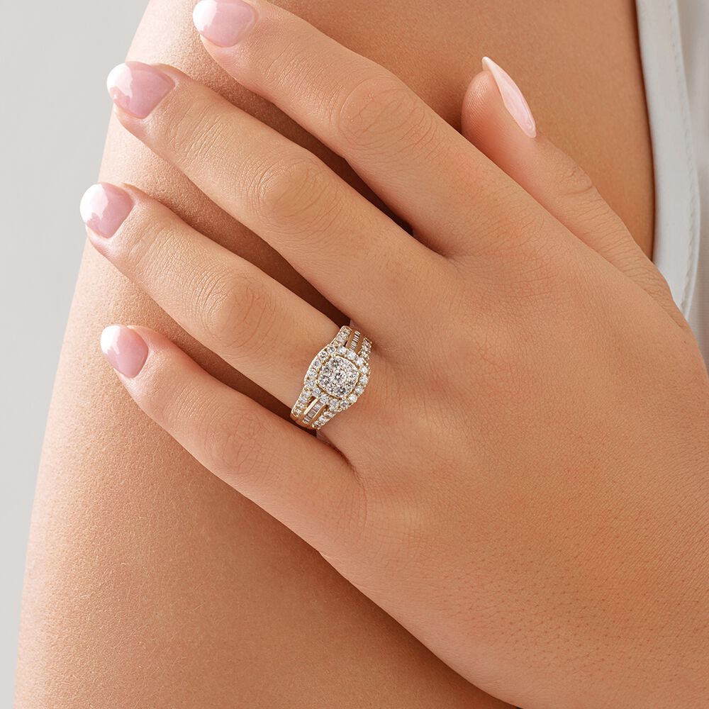 Engagement Ring with 1 1/2 Carat TW of Diamonds in 10kt Yellow Gold