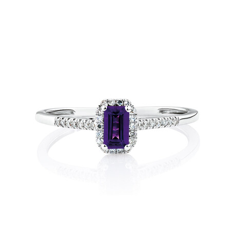 Ring with Amethyst & Diamonds in 10kt White Gold Ring with Amethyst & Diamonds in 10kt White Gold