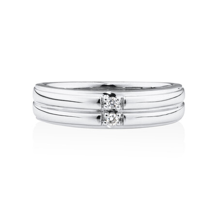 Ring with Diamonds in 10kt White Gold Ring with Diamonds in 10kt White Gold