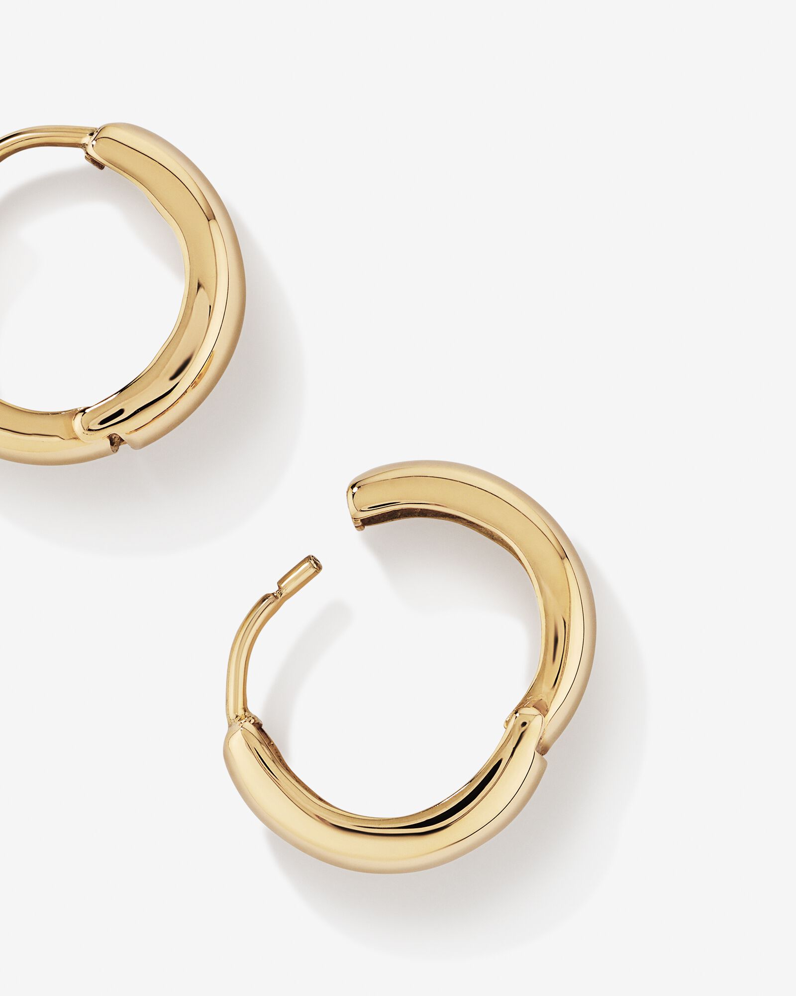 10mm Huggie Earrings 10kt Yellow Gold