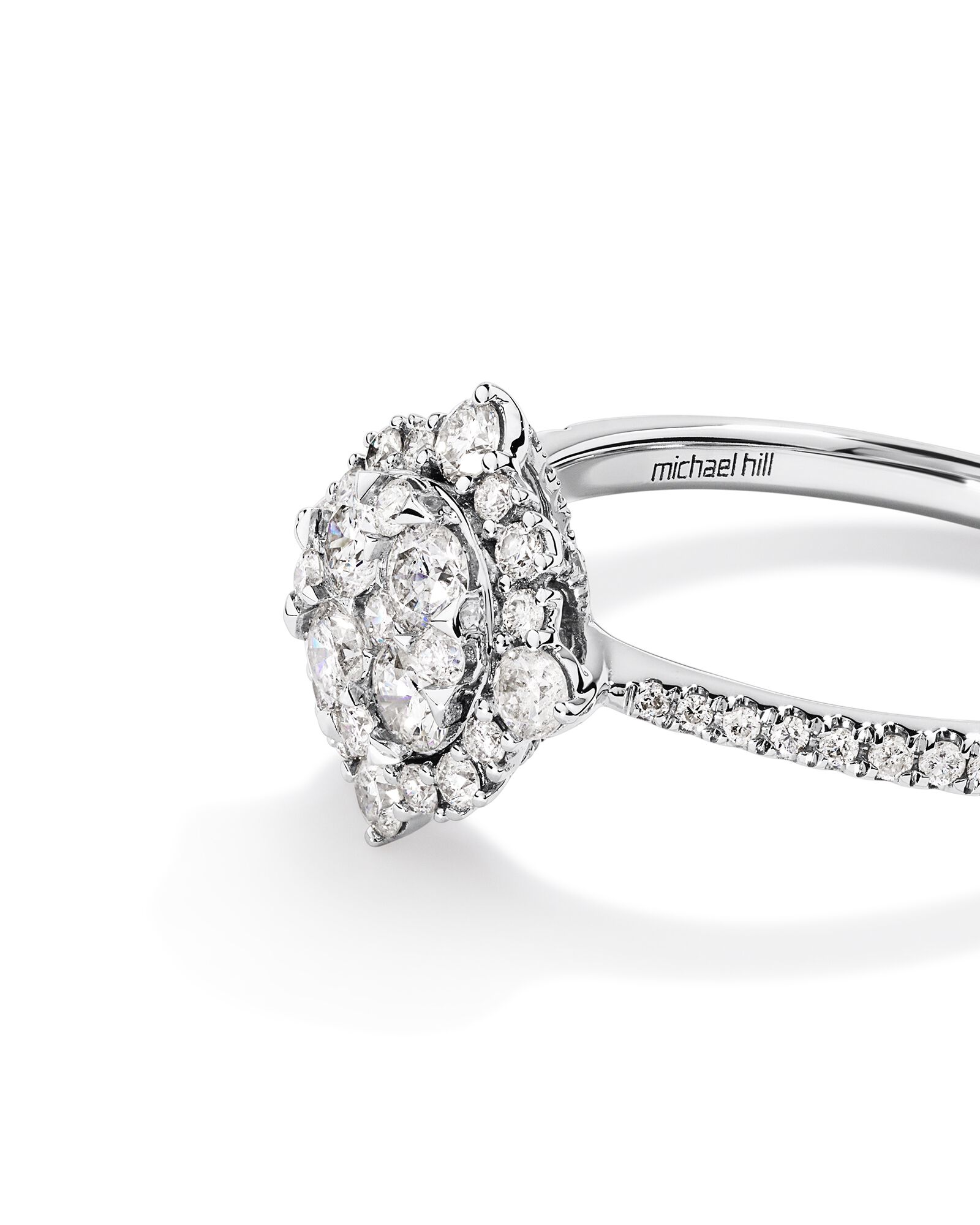 Bague de fiançailles en or blanc 14 K avec halo de diamants totalisant 0,79 ct