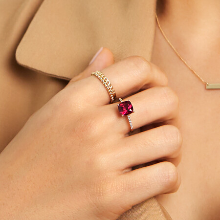 Small Curb Link Ring in 10kt Yellow Gold Small Curb Link Ring in 10kt Yellow Gold