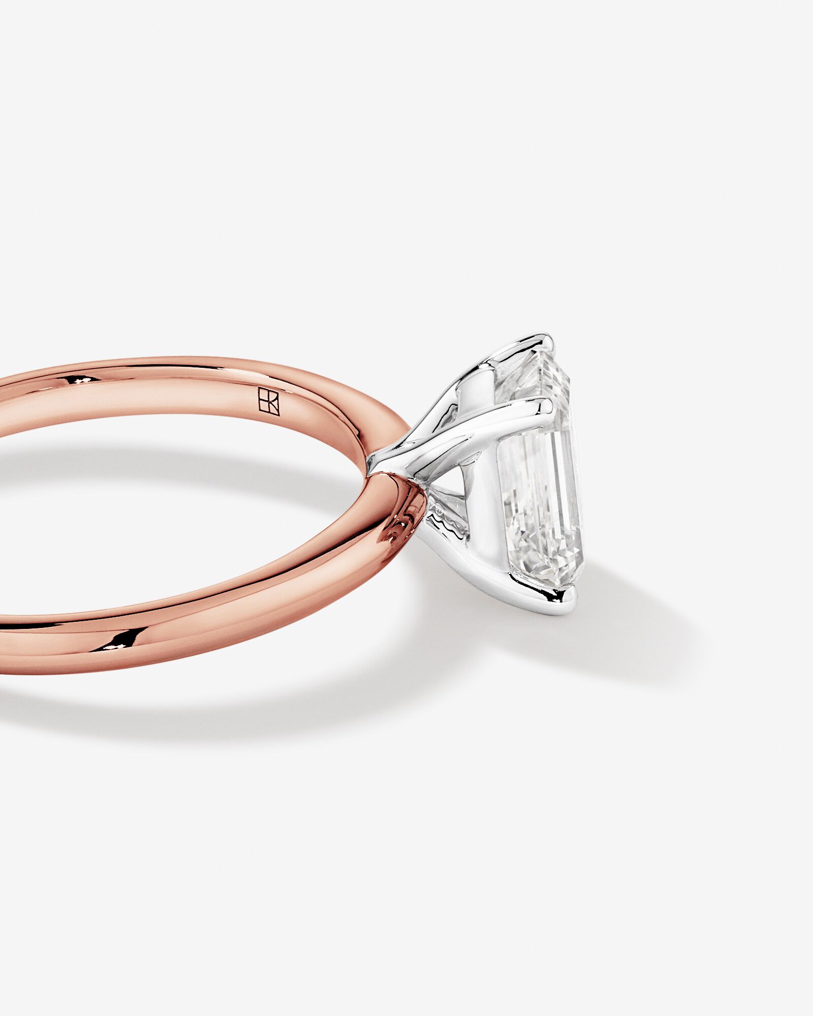 Bague de fiançailles solitaire en diamant cultivé en laboratoire TW taille émeraude de 1,25 carat en or rose et blanc 14 carats