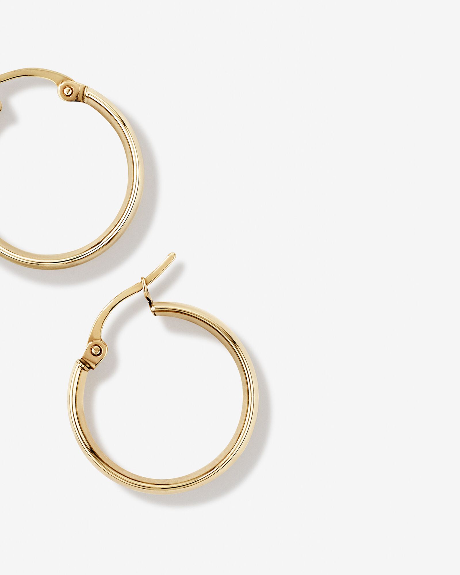 15mm Hoop Earrings 10kt Yellow Gold