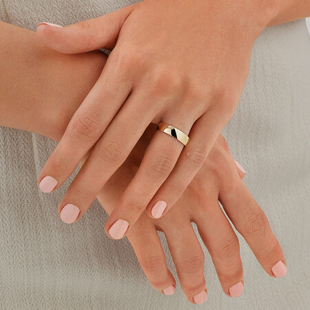 Lite Half Round Wedding Band in 10kt Yellow Gold Lite Half Round Wedding Band in 10kt Yellow Gold