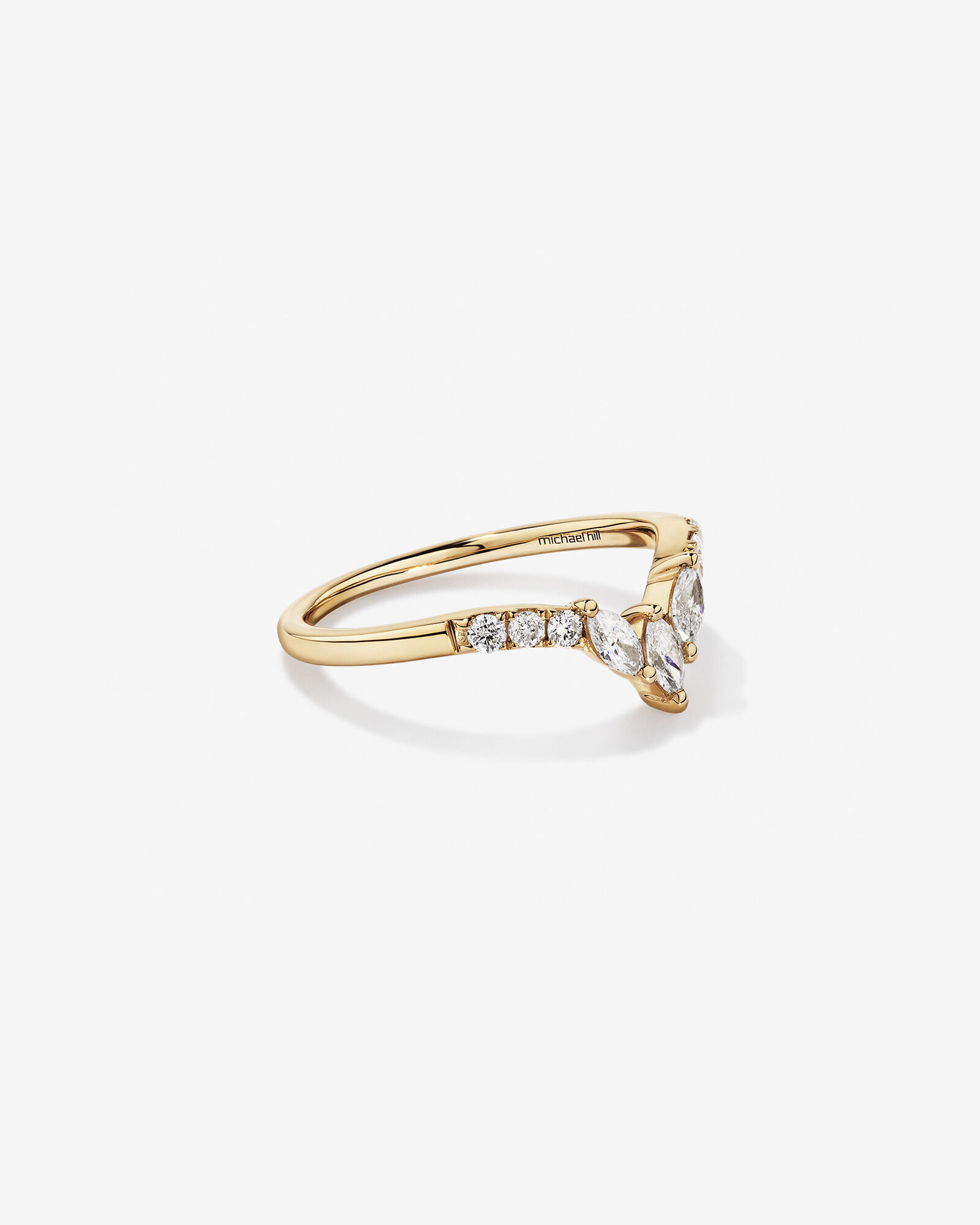 Alliance en or jaune 14 K avec diamants totalisant 0,38 ct
