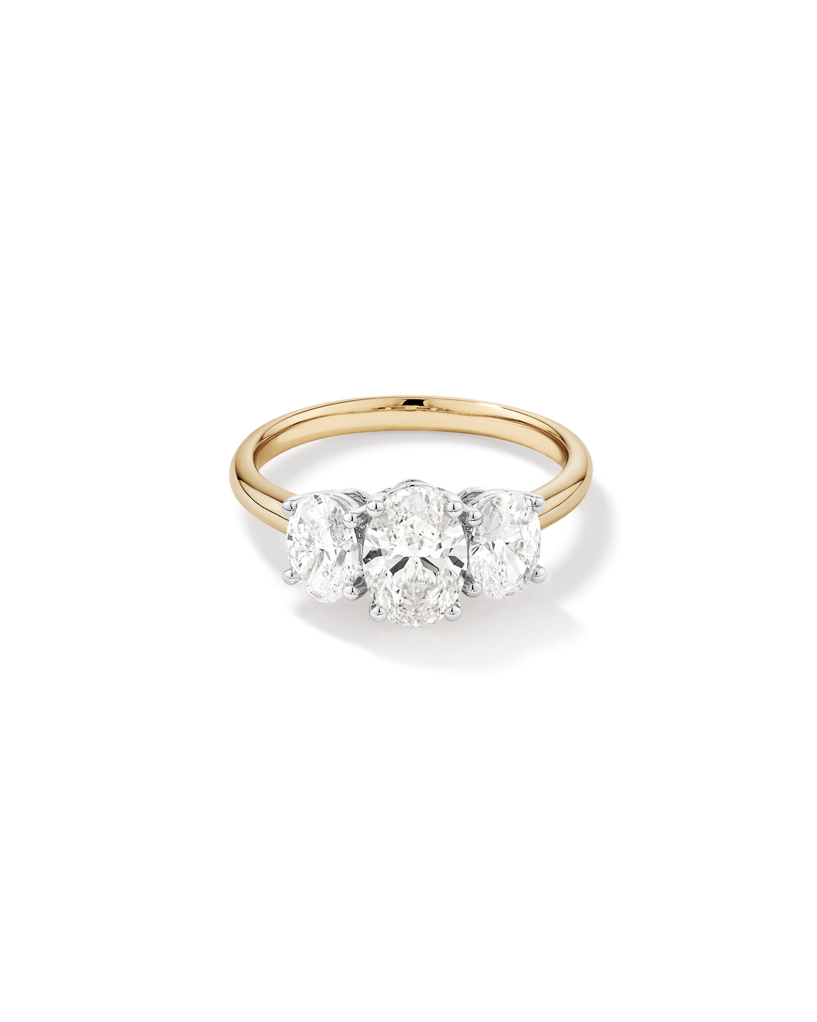 Bague de fiançailles ovale en diamant cultivé en laboratoire de trois carats de 2 carats en or jaune et blanc 14 carats