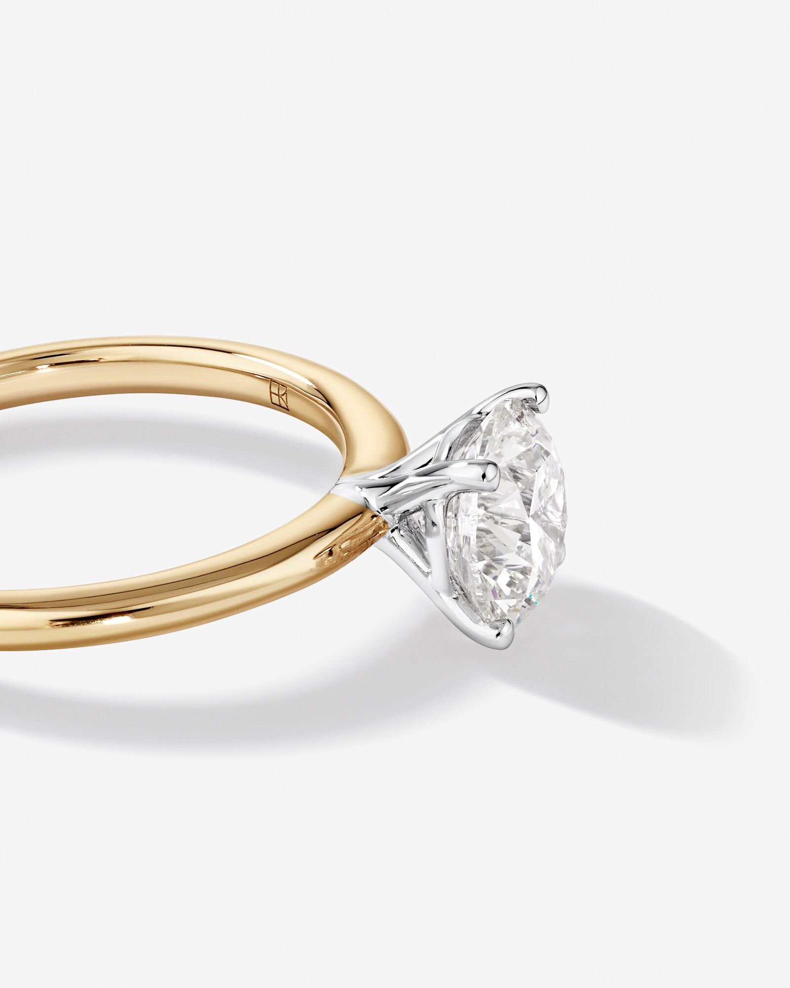 Bague de fiançailles solitaire ronde en diamants de laboratoire TW Round Brilliant de 1,50 carat en or jaune et blanc 14 carats