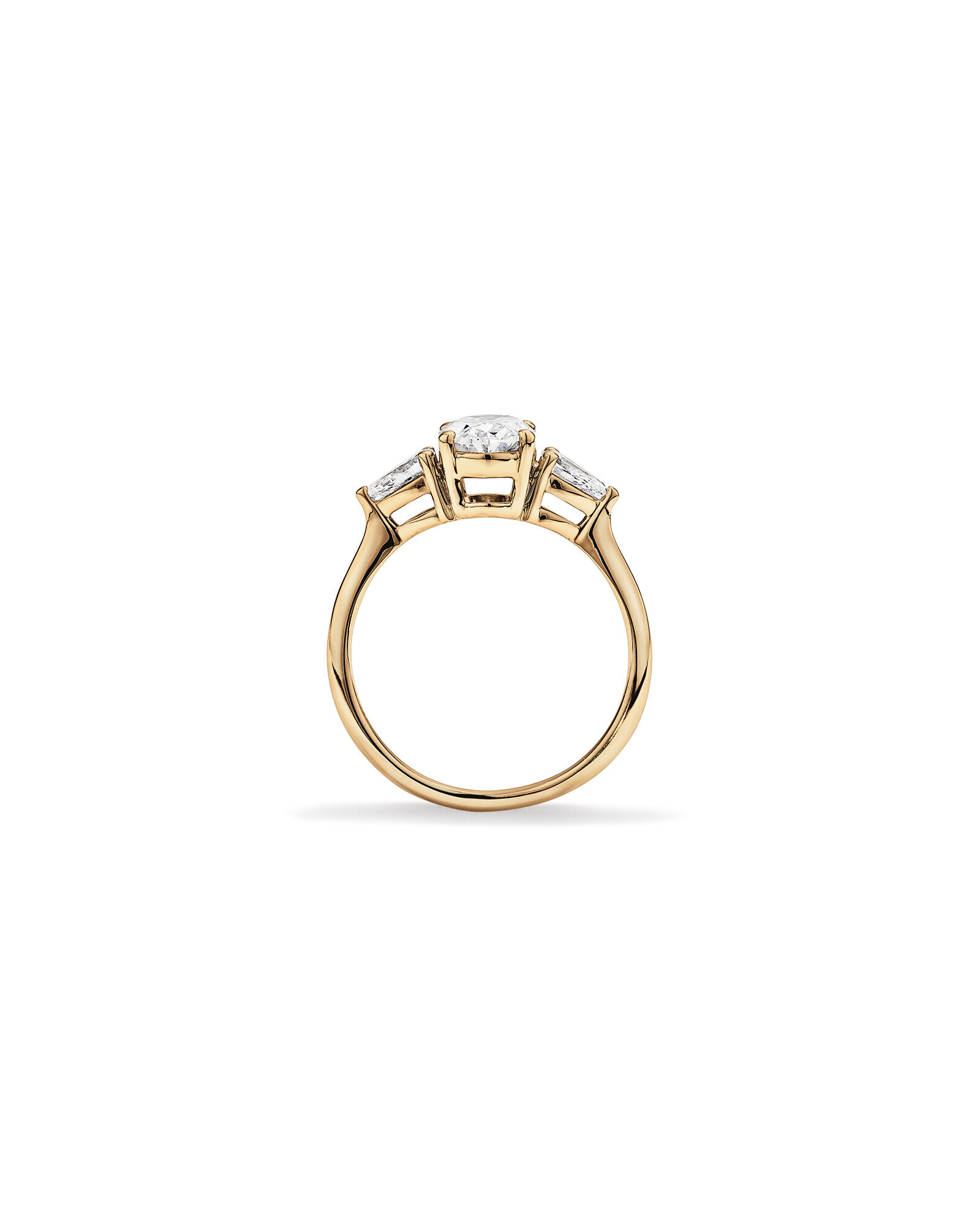 Bague de fiançailles en diamant cultivé en laboratoire TW de trois pierres de 1,65 carat en or jaune 14 carats