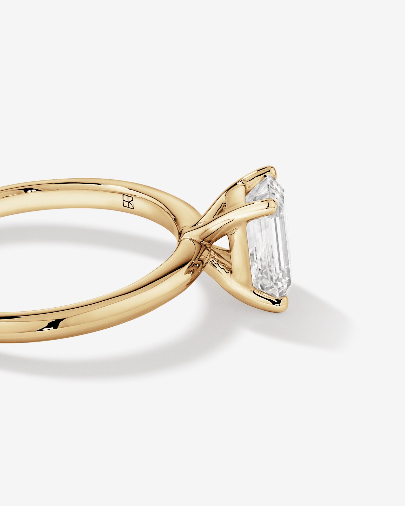 Bague de fiançailles solitaire en diamant cultivé en laboratoire TW taille émeraude de 1,25 carat en or jaune 14 carats