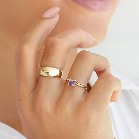 Amethyst Ring in 10ct Yellow Gold Amethyst Ring in 10ct Yellow Gold