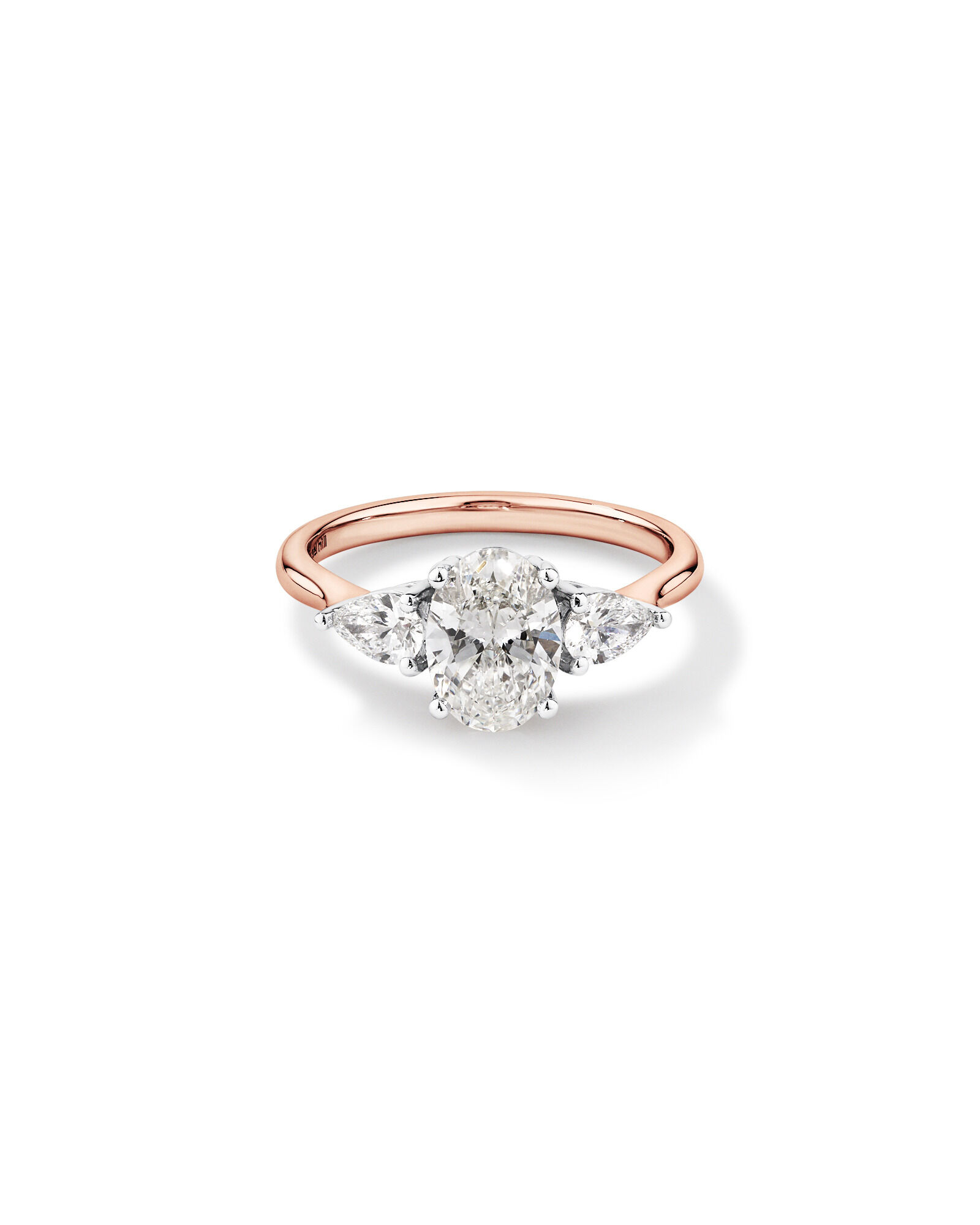 Bague de fiançailles en diamant de laboratoire TW de 1,65 carat en forme de trois pierres ovale et en forme de poire en or rose et blanc 14 carats