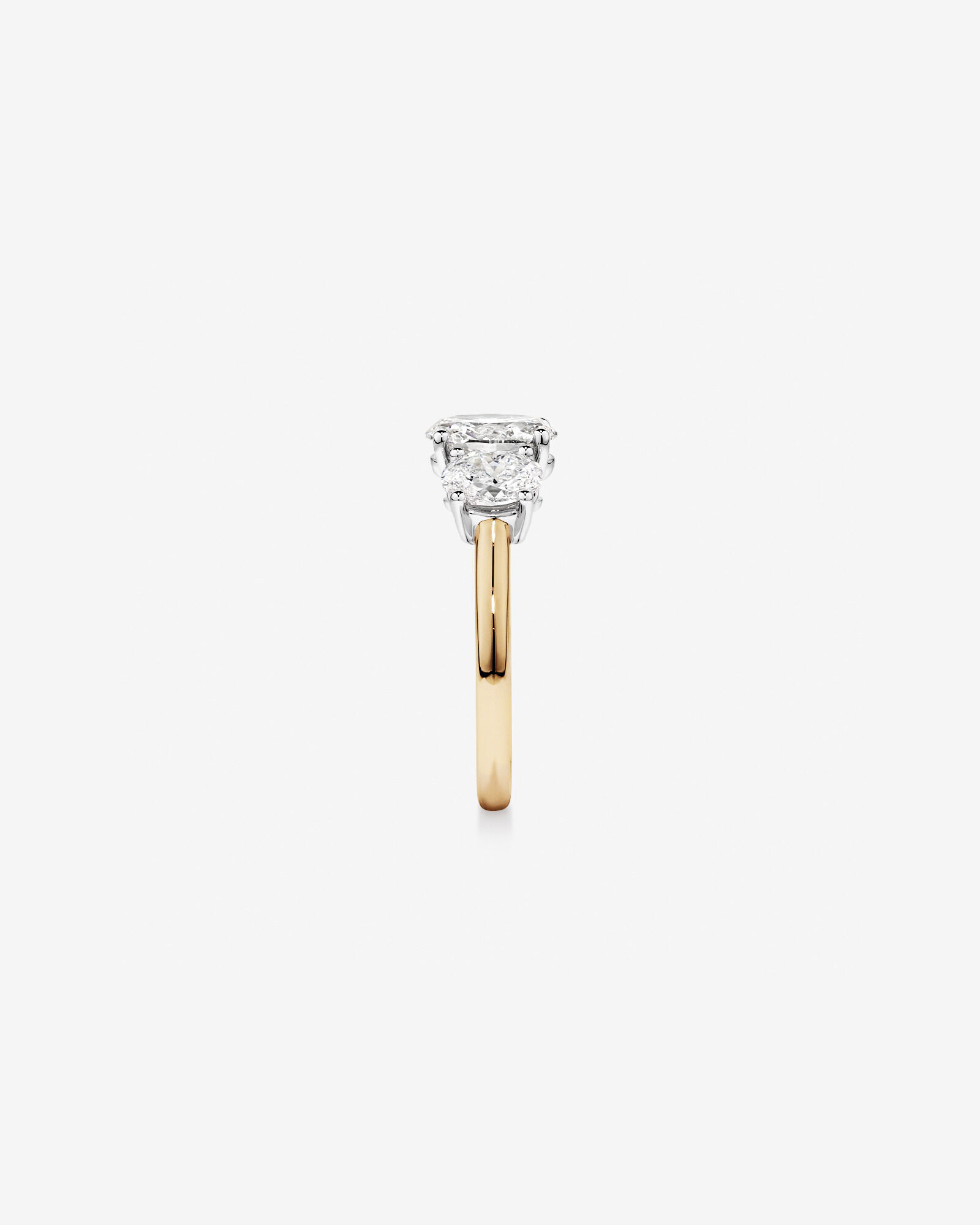 Bague de fiançailles ovale en diamant cultivé en laboratoire de trois carats de 2 carats en or jaune et blanc 14 carats