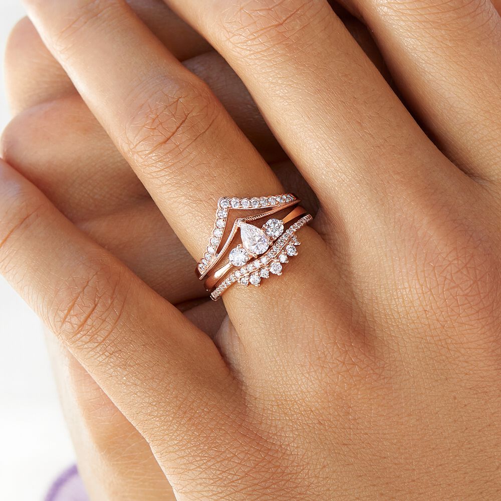 Gold chevron wedding discount band