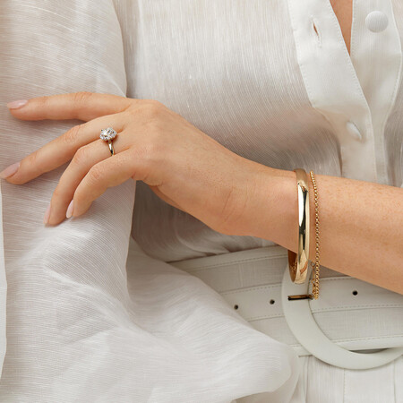 Bangle in 10kt Yellow Gold Bangle in 10kt Yellow Gold