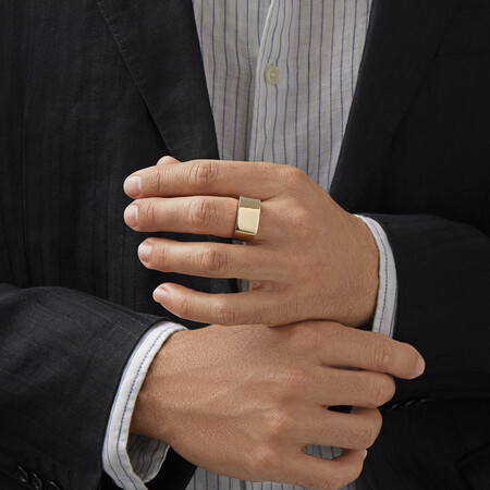 Men’s Signet Ring in 10kt Yellow Gold Men’s Signet Ring in 10kt Yellow Gold