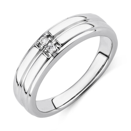 Ring with Diamonds in 10kt White Gold Ring with Diamonds in 10kt White Gold