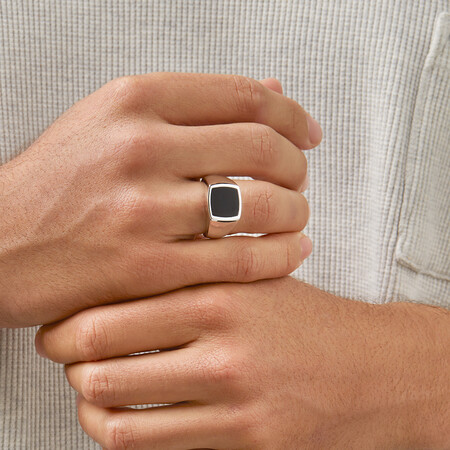 Ring with Black Onyx in Sterling Silver Ring with Black Onyx in Sterling Silver