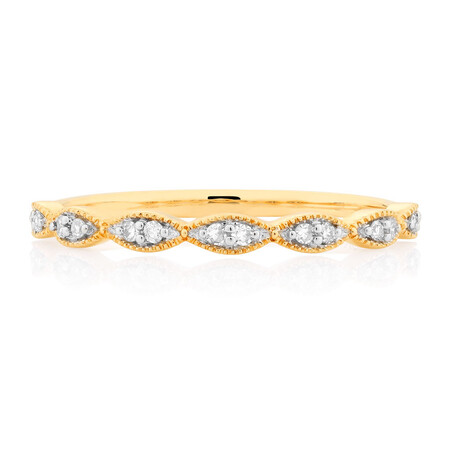 Wedding Band with Diamonds in 10kt Yellow Gold Wedding Band with Diamonds in 10kt Yellow Gold