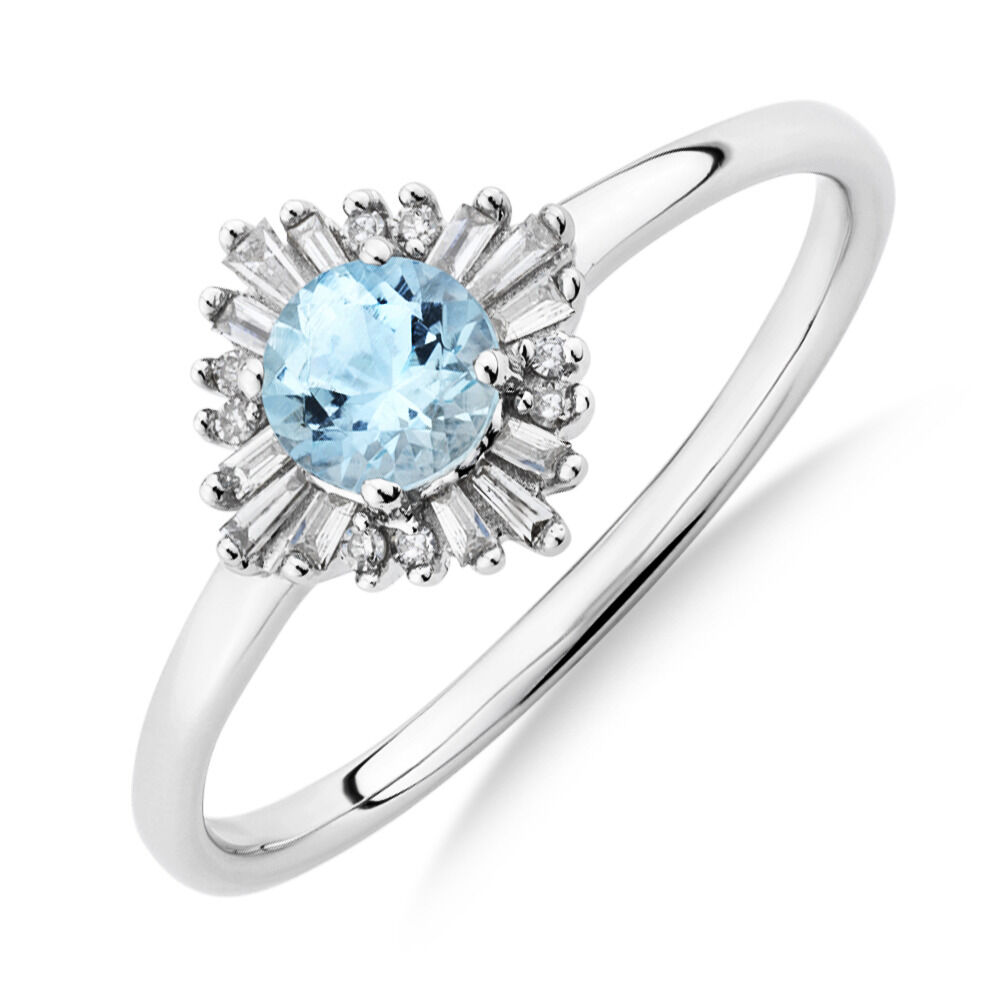 Ring with Aquamarine & Diamonds in 10kt White Gold