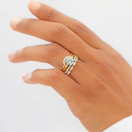 Wedding Band with Diamonds in 10kt Yellow Gold Wedding Band with Diamonds in 10kt Yellow Gold