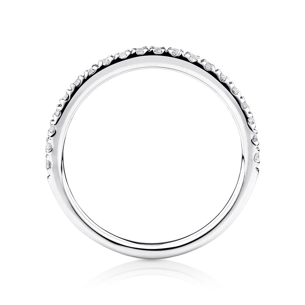 Alliance en or blanc 14 K avec diamants totalisant 0,34 ct