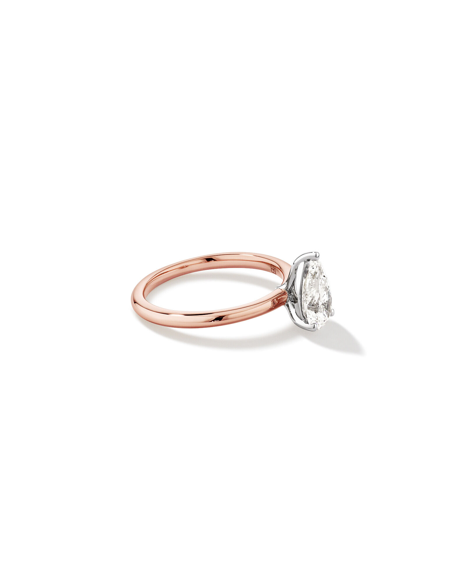 Bague de fiançailles solitaire en diamant cultivé en laboratoire TW Pear de 1,25 carat en or rose et blanc 14 carats