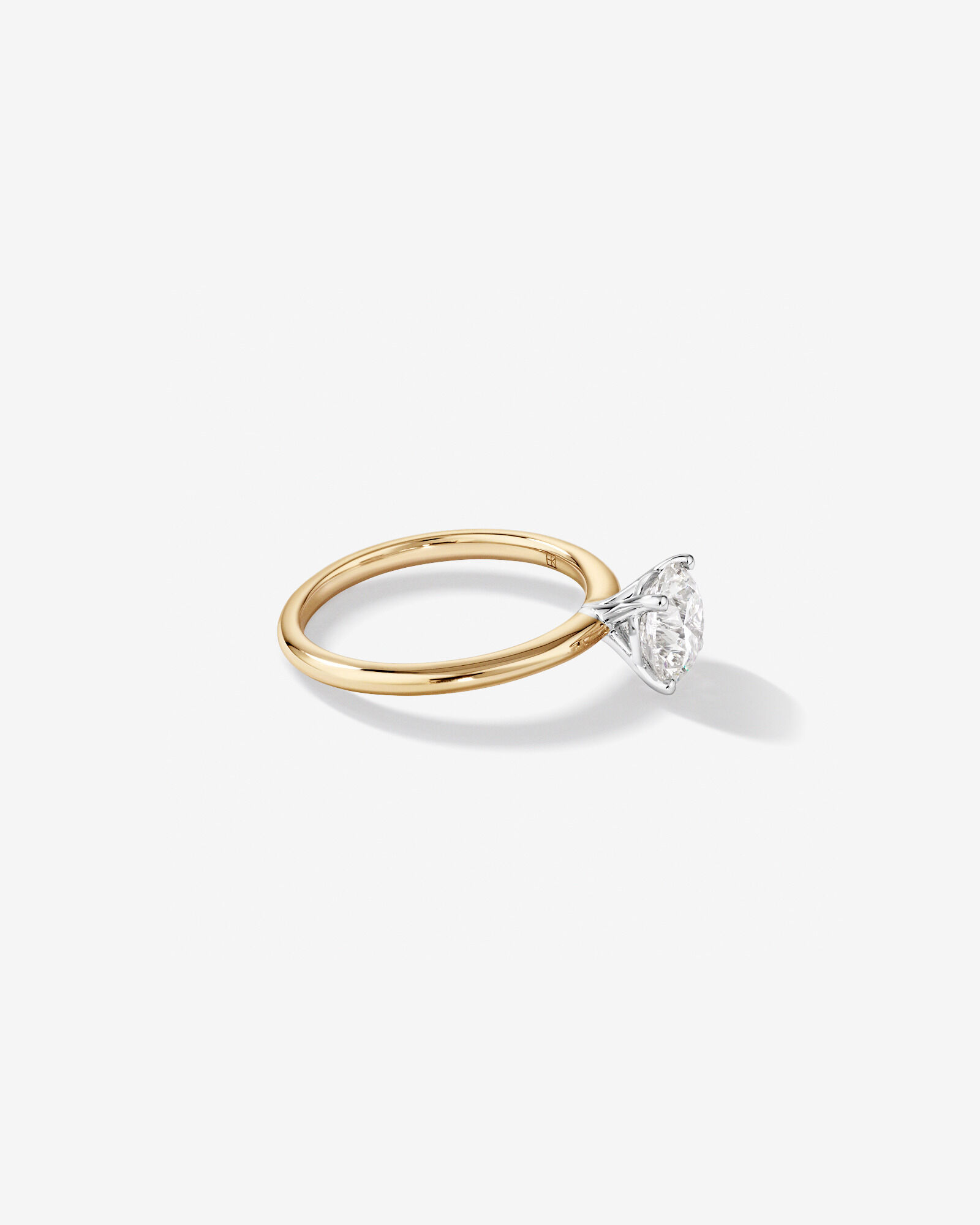 Bague de fiançailles solitaire ronde en diamants de laboratoire TW Round Brilliant de 1,50 carat en or jaune et blanc 14 carats