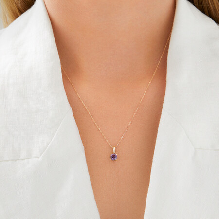 Pendant with Natural Amethyst in 10kt Yellow Gold Pendant with Natural Amethyst in 10kt Yellow Gold