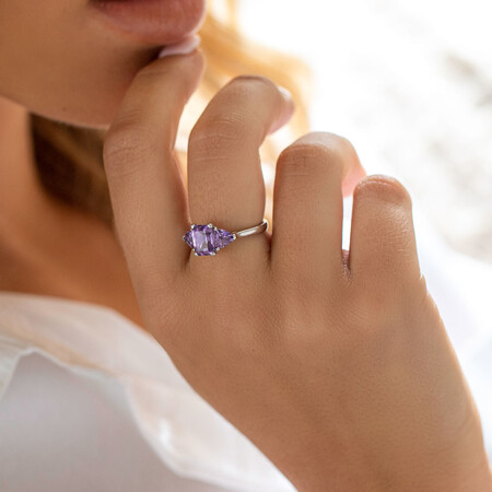 Ring with Natural Amethyst in 10kt White Gold Ring with Natural Amethyst in 10kt White Gold