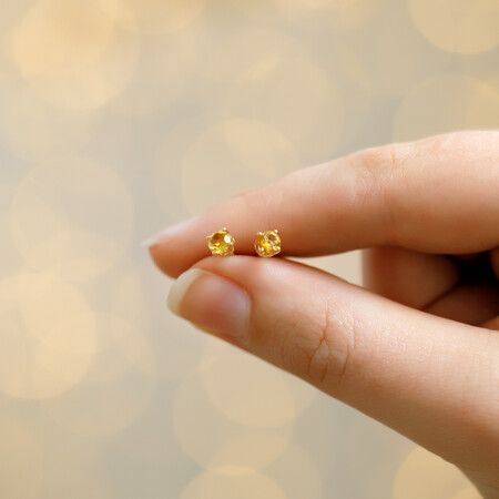 4mm Stud Earrings with Citrine in 10kt Yellow Gold 4mm Stud Earrings with Citrine in 10kt Yellow Gold