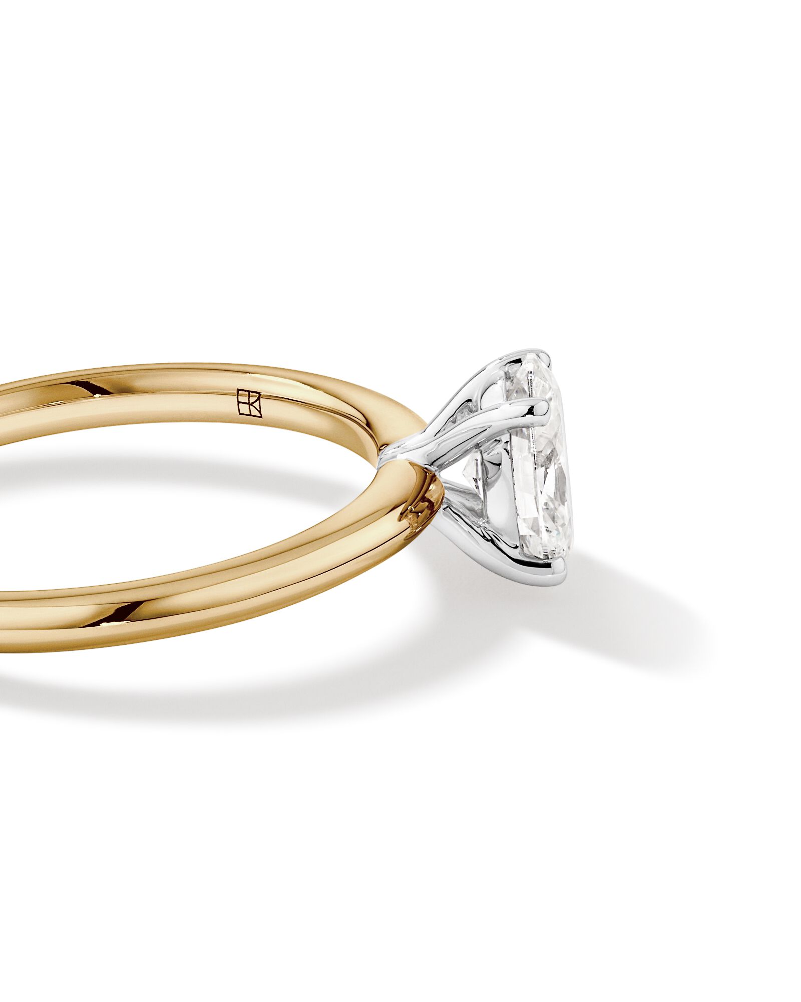 Bague de fiançailles solitaire ovale en diamant cultivé en laboratoire TW de 0,70 carat en or jaune et blanc 14 carats