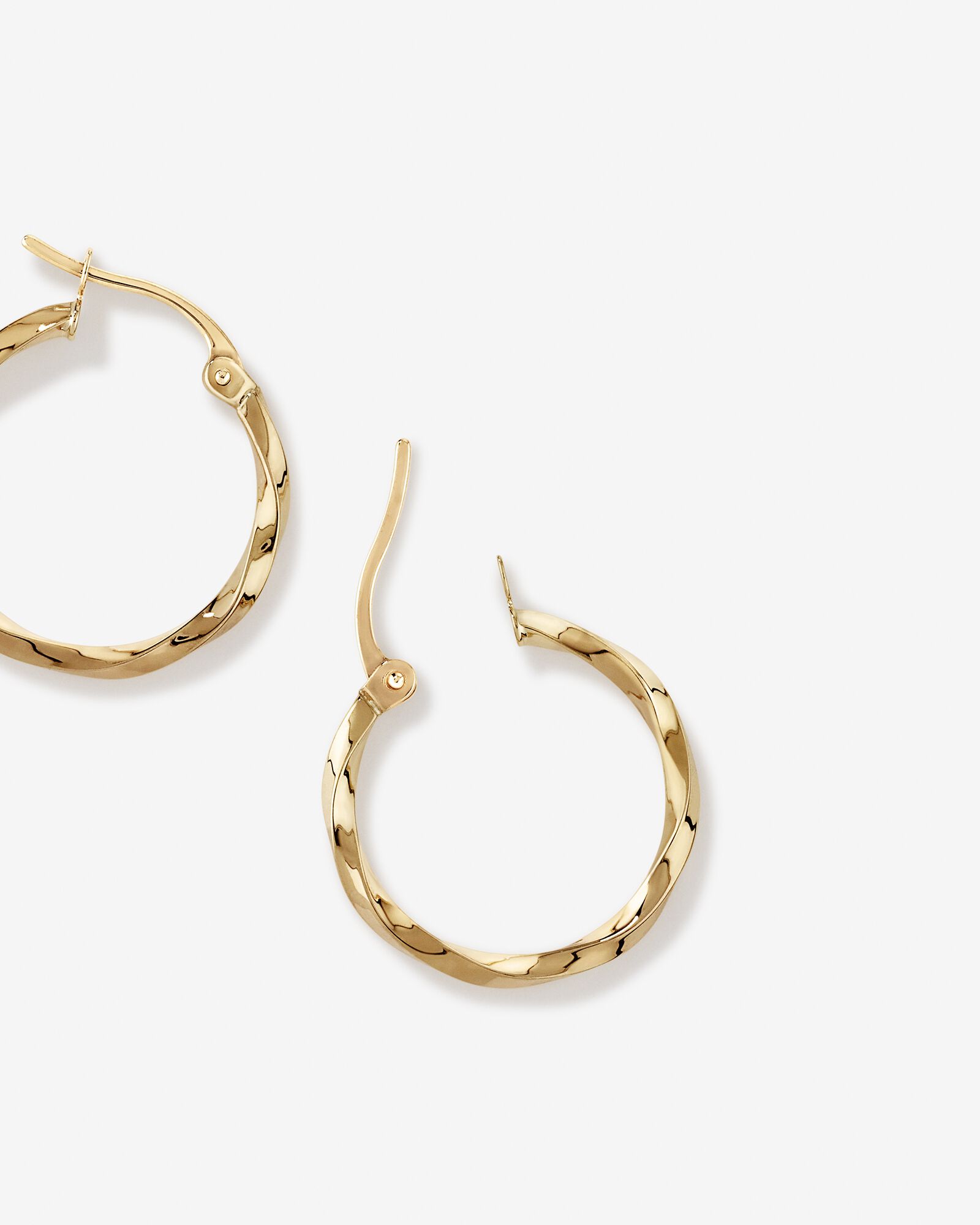 15mm Square Twist Hoop Earrings 10kt Yellow Gold