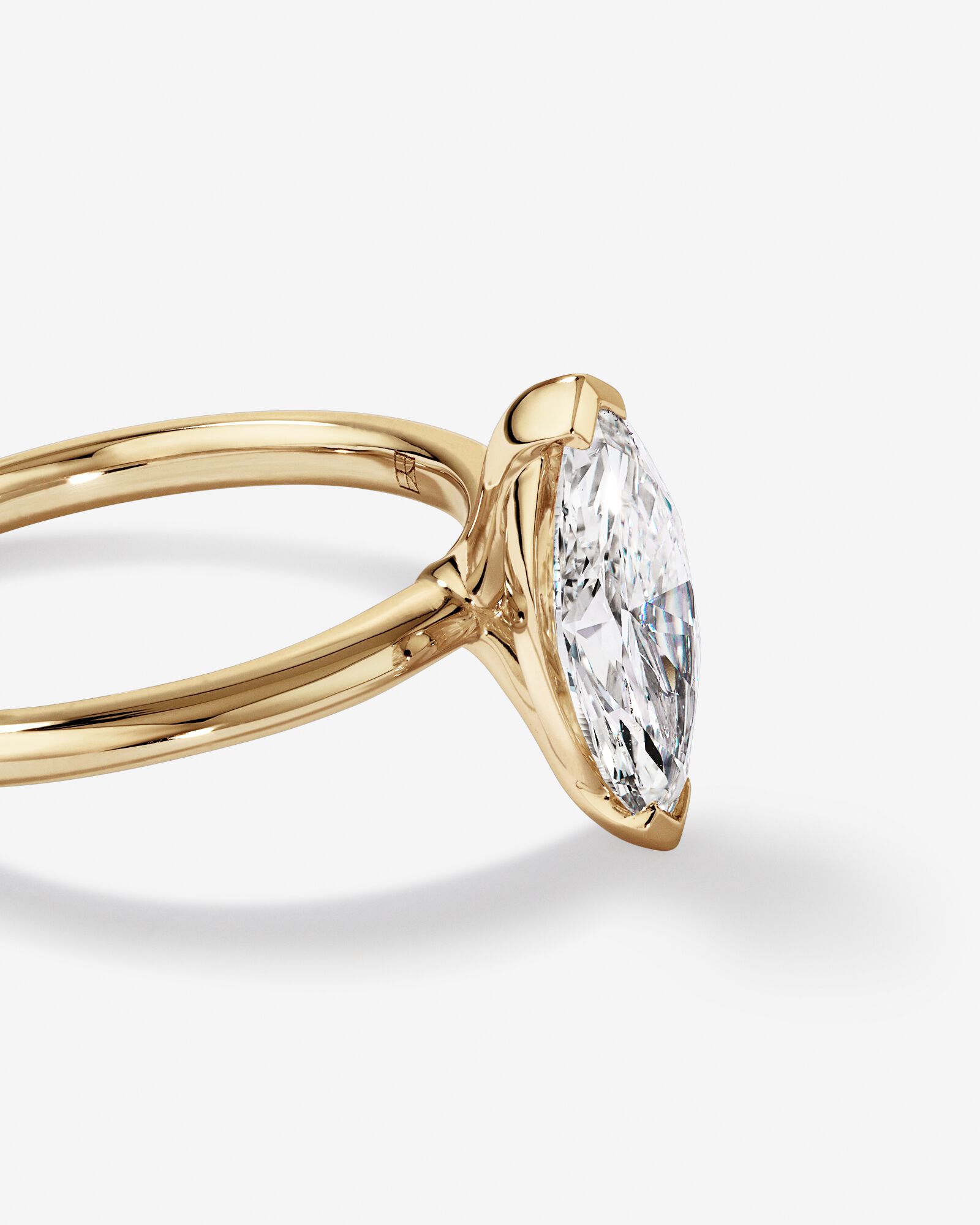 Bague de fiançailles solitaire en diamant cultivé en laboratoire TW Marquise de 1,25 carat en or jaune 14 carats