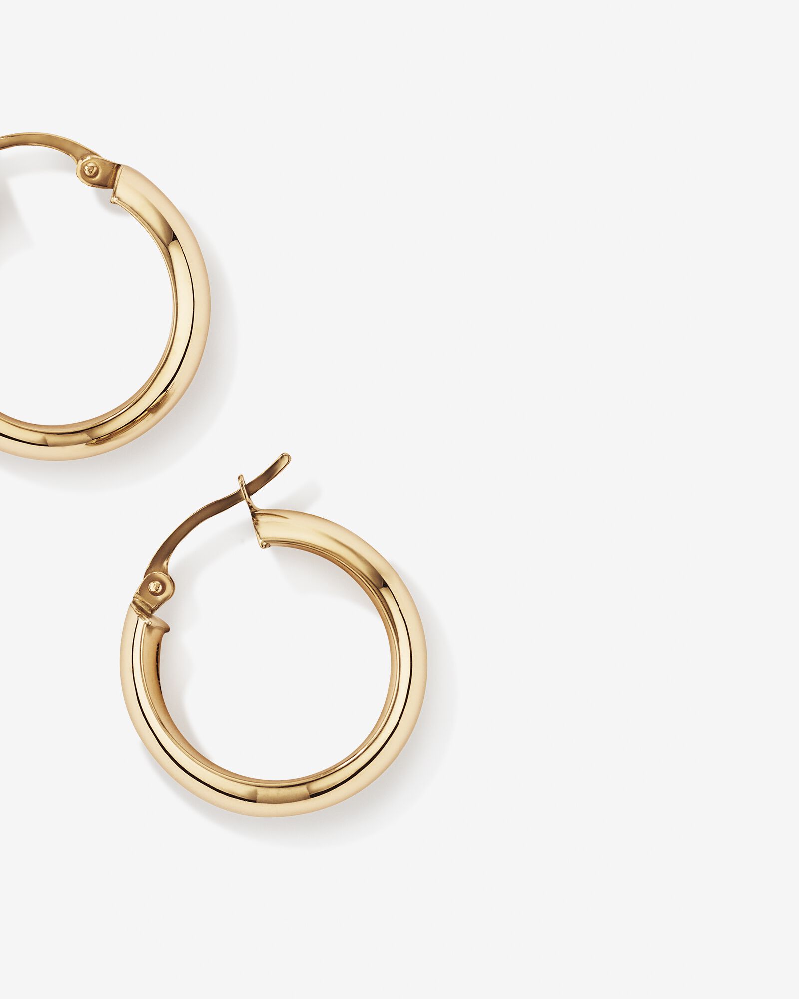 15mm Hoop Earrings 10kt Yellow Gold