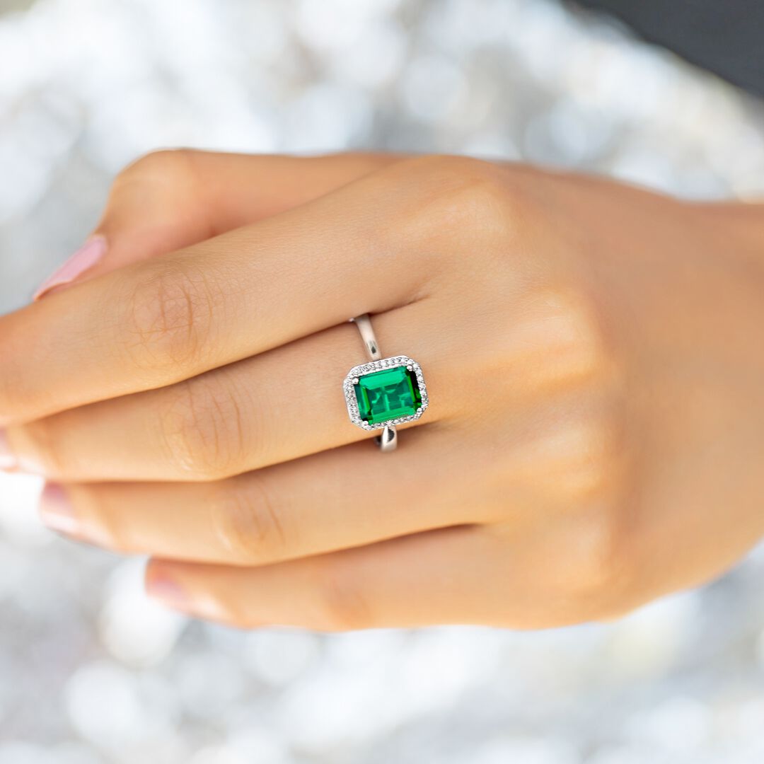 Michael Hill Emerald And Diamond Ring 2024 www.alhudapk