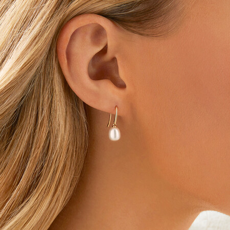 Drop Earrings with Cultured Freshwater Pearl in 10kt Yellow Gold Drop Earrings with Cultured Freshwater Pearl in 10kt Yellow Gold