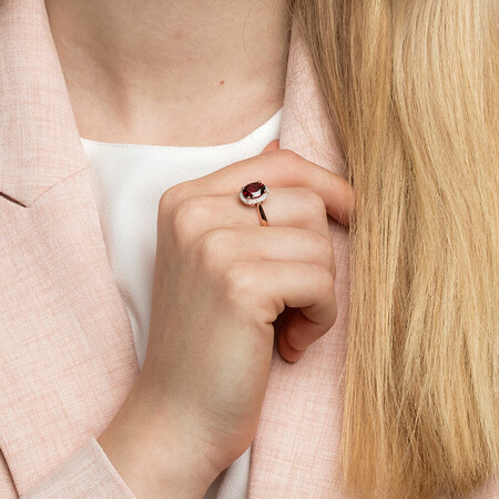 Ring with Rhodolite Garnet & Diamonds in 10kt Rose Gold Ring with Rhodolite Garnet & Diamonds in 10kt Rose Gold
