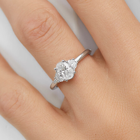 Sir Michael Hill Designer Three Stone Oval Engagement Ring with 1.04 Carat TW of Diamond in 18kt White Gold Sir Michael Hill Designer Three Stone Oval Engagement Ring with 1.04 Carat TW of Diamond in 18kt White Gold