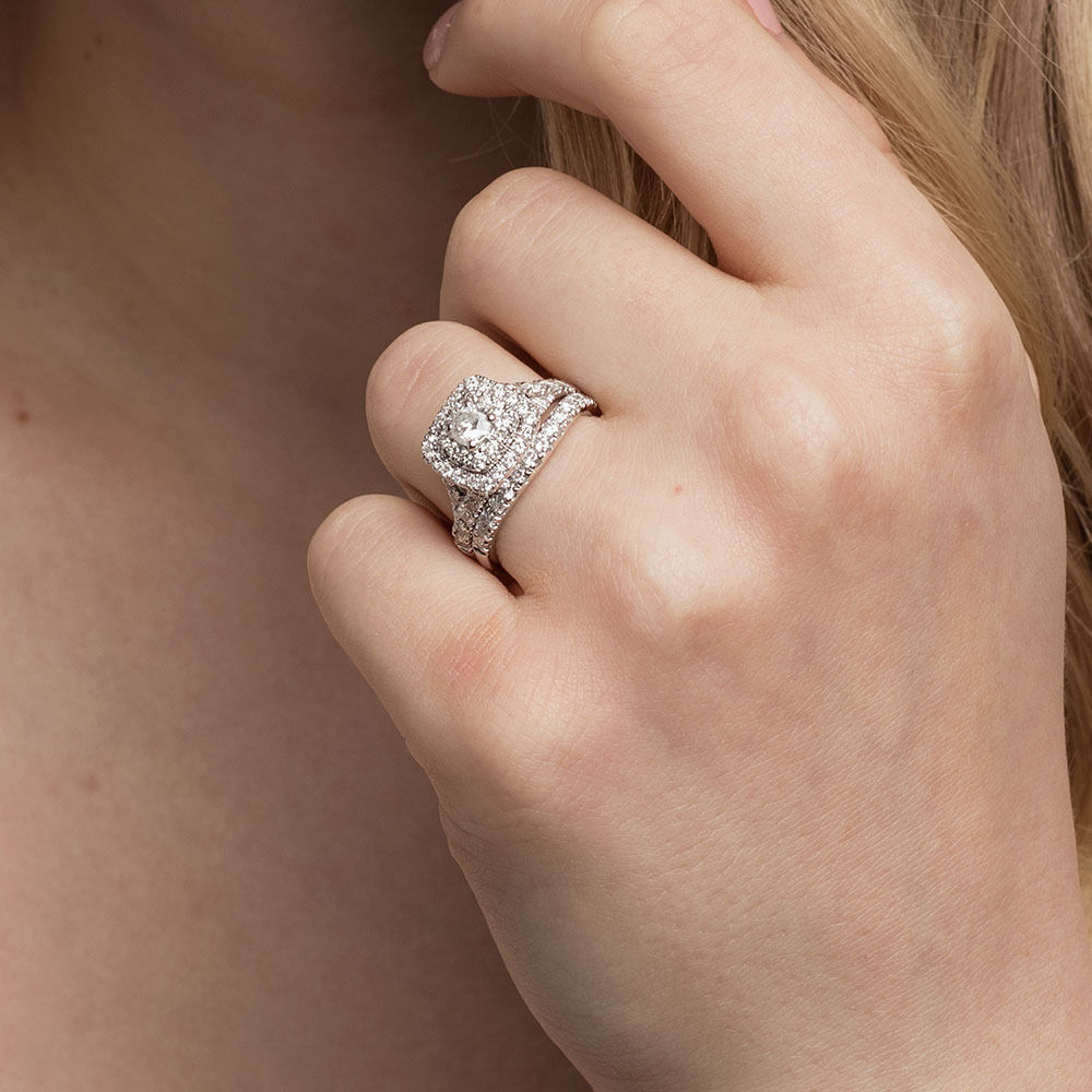 Bridal Set with 1 3/4 Carat TW of Diamonds in 14kt White Gold