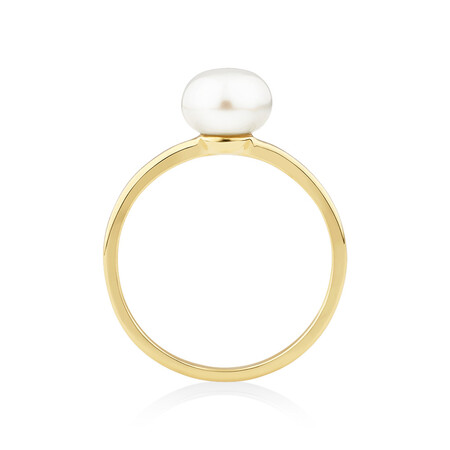 Ring with Cultured Freshwater Pearl in 10kt Yellow Gold Ring with Cultured Freshwater Pearl in 10kt Yellow Gold