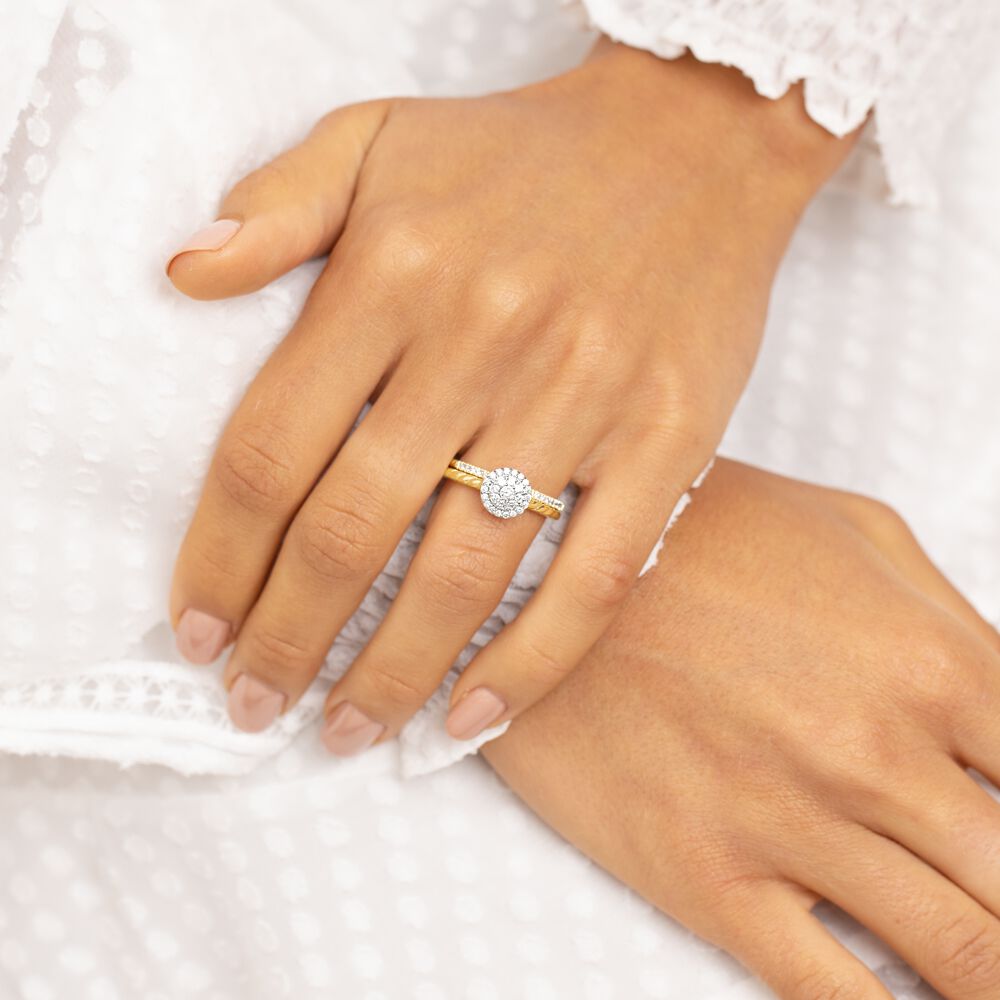 Bridal Set with 0.34 Carat TW of Diamonds in 10kt Yellow Gold