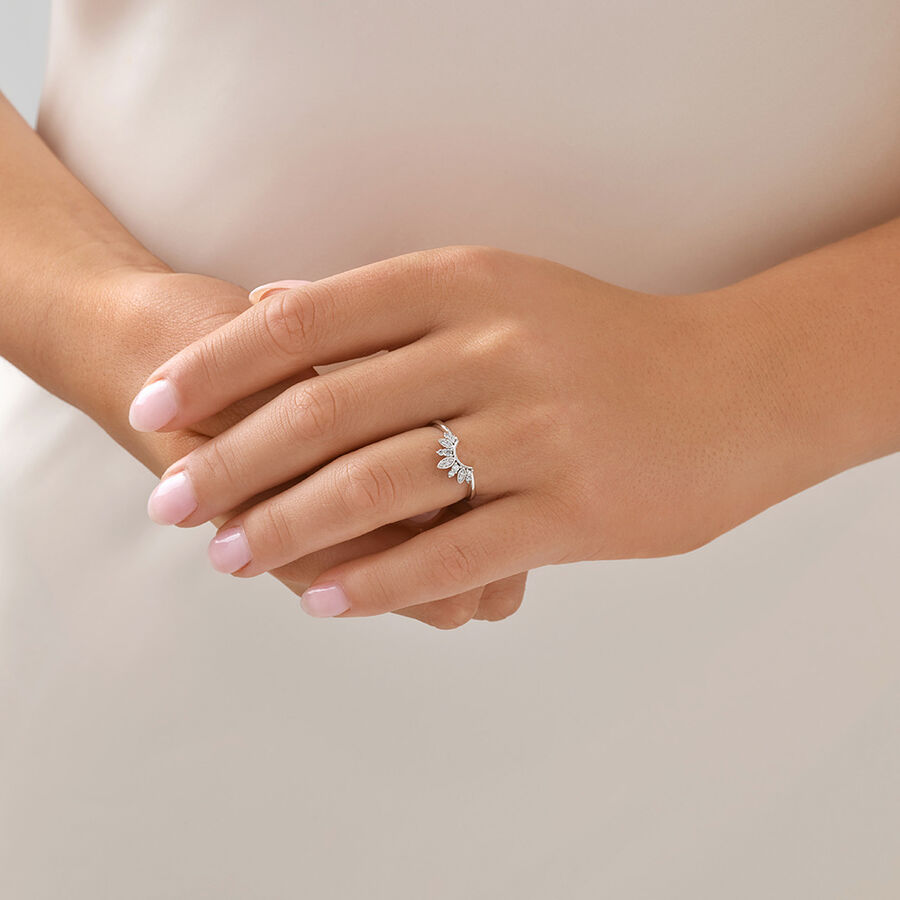 Evermore Contoured Wedding Band with Diamonds in 10kt