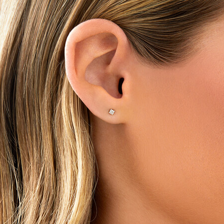 Solitaire Stud Earrings with 0.10ct TW Diamonds in 10kt White Gold Solitaire Stud Earrings with 0.10ct TW Diamonds in 10kt White Gold