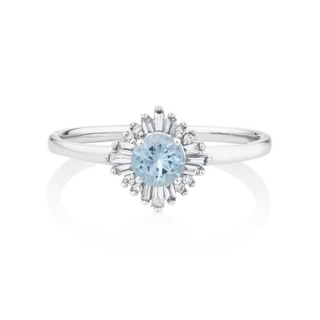 Ring with Aquamarine & Diamonds in 10kt White Gold Ring with Aquamarine & Diamonds in 10kt White Gold