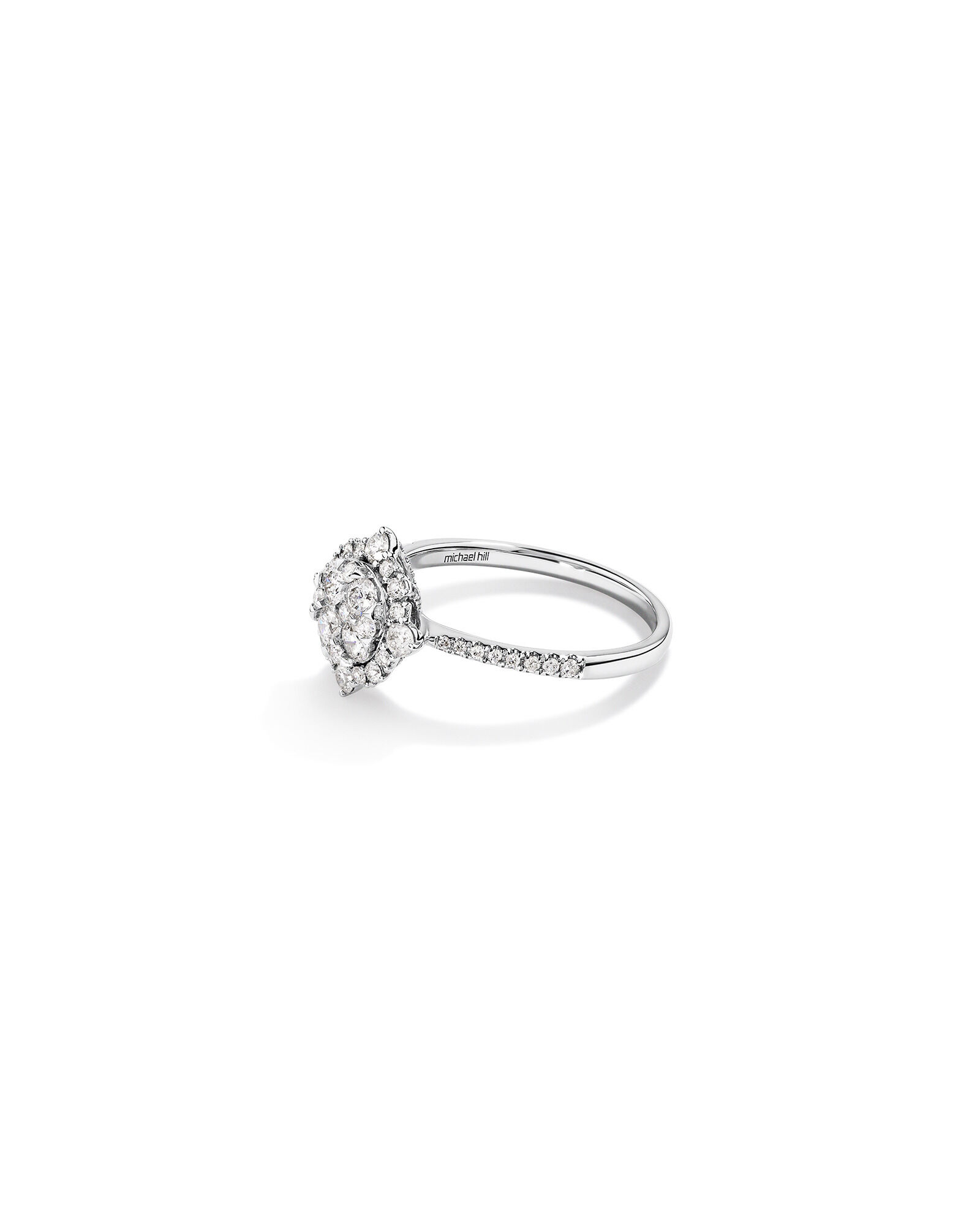 Bague de fiançailles en or blanc 14 K avec halo de diamants totalisant 0,79 ct