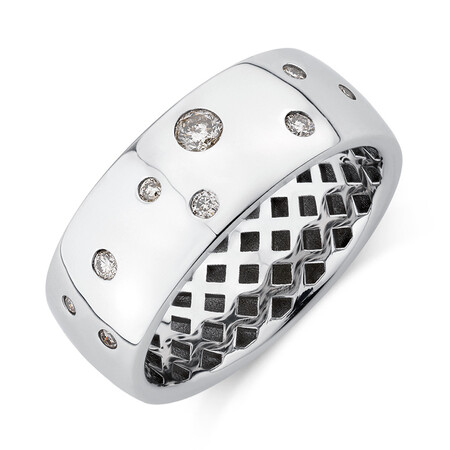 Hammer Set Barrel Ring with 0.20 Carat TW of Diamonds in 10kt White Gold Hammer Set Barrel Ring with 0.20 Carat TW of Diamonds in 10kt White Gold