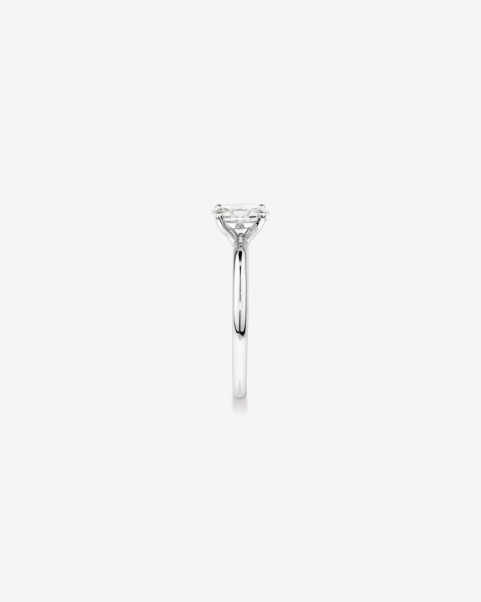 0,70 Carat Poids Total Bague De Fiançailles Solitaire En Diamant De Laboratoire Ovale En Or Blanc 14 Carats