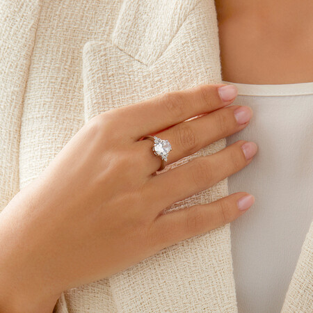 Ring with Cubic Zirconia in Sterling Silver Ring with Cubic Zirconia in Sterling Silver